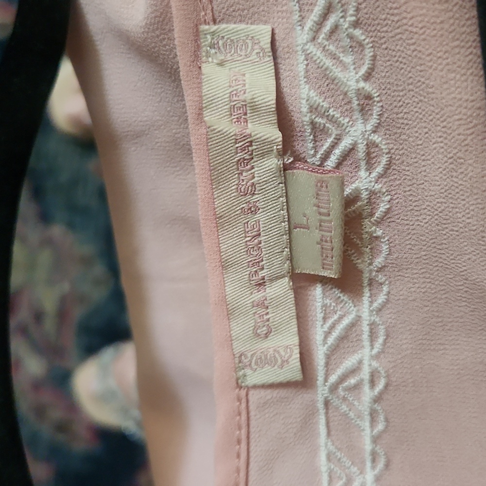 Champagne & Strawberry Sleeveless Blouse Large - Picture 4 of 4